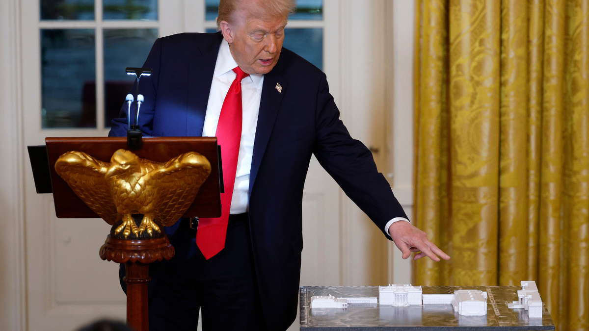 Trump points to models showing White House renovations