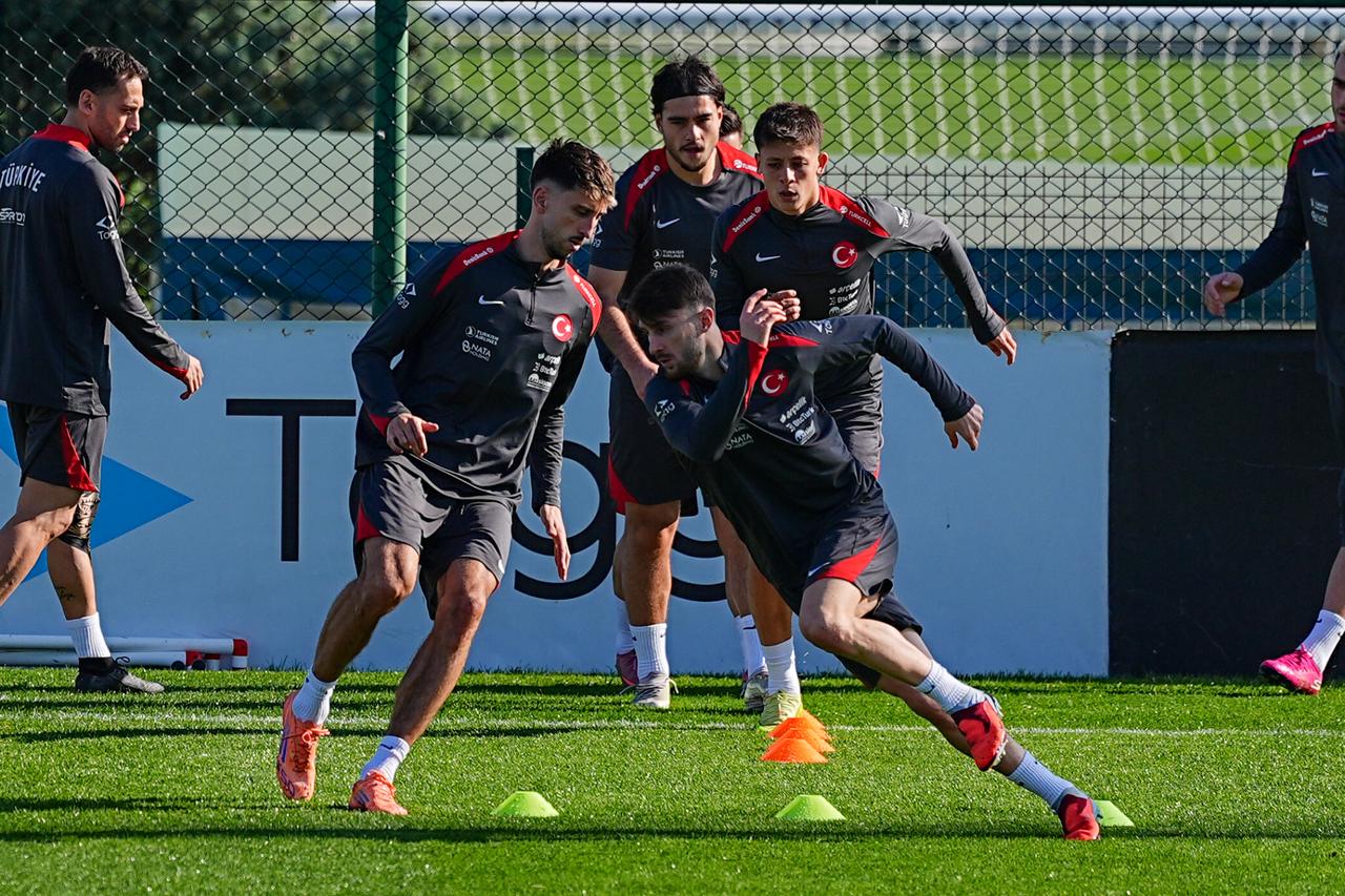 Players of Türkiye’s National Football Team train for tomorrows match against Bulgaria in Bursa, their fifth match in Group E of the 2026 FIFA World Cup European Qualifiers in Istanbul, Türkiye, Nov. 14, 2025. (AA Photo)