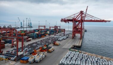 Aerial view of Gemlik Port, a crucial gateway for automotive imports and exports in Kocaeli, Türkiye. (Adobe Stock Photo)