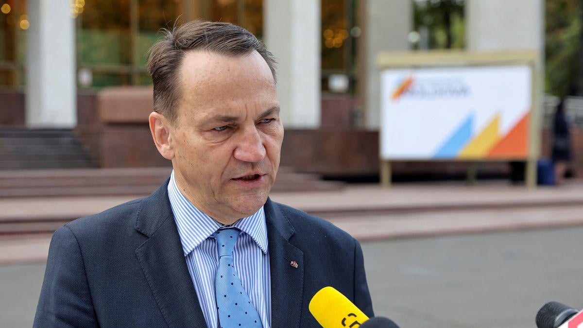 Sikorski: Odpovíme na ruskou sabotáž. A nebude to diplomatické - Novinky
