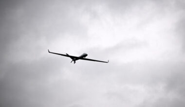 Über mehreren Flughäfen wurden Drohnen gesichtet (Symbolbild)