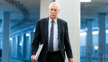 Senate has enough Democratic votes to reopen government after 40-day shutdown