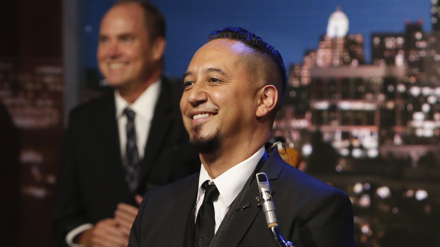 Cleto Escobedo III, who led Jimmy Kimmel's house band, dies at 59 : NPR