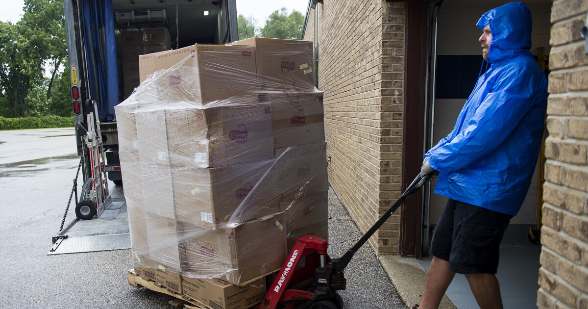 The Trump admin cut money for Wisconsin schools to buy local produce. What now? | WUWM 89.7 FM