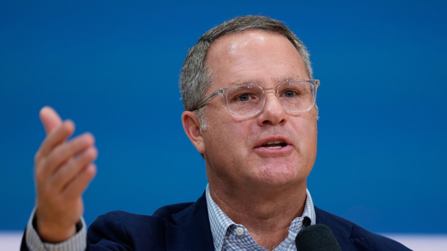 Walmart's CEO plans to retire in January and his successor is named