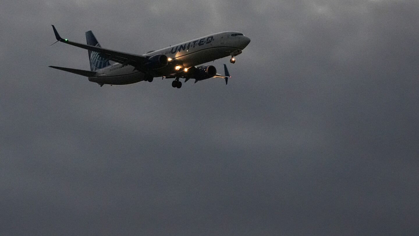 Government shutdown leads to flight reductions at 40 US airports