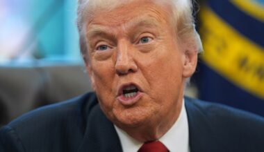 White House floating proposal to extend Obamacare subsidies