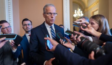 Shutdown reaches its 40th day as senators work through a crucial weekend