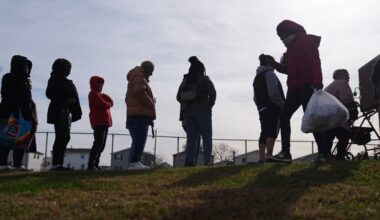 Trump administration asks SCOTUS to halt order providing full SNAP payments for November