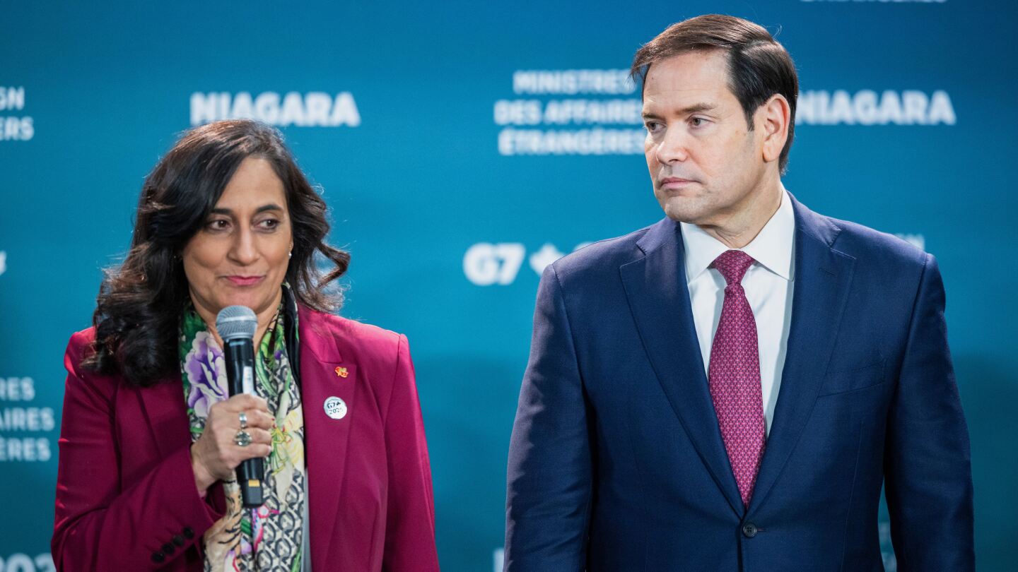 Top G7 diplomats meet in Canada amid Trump trade tensions