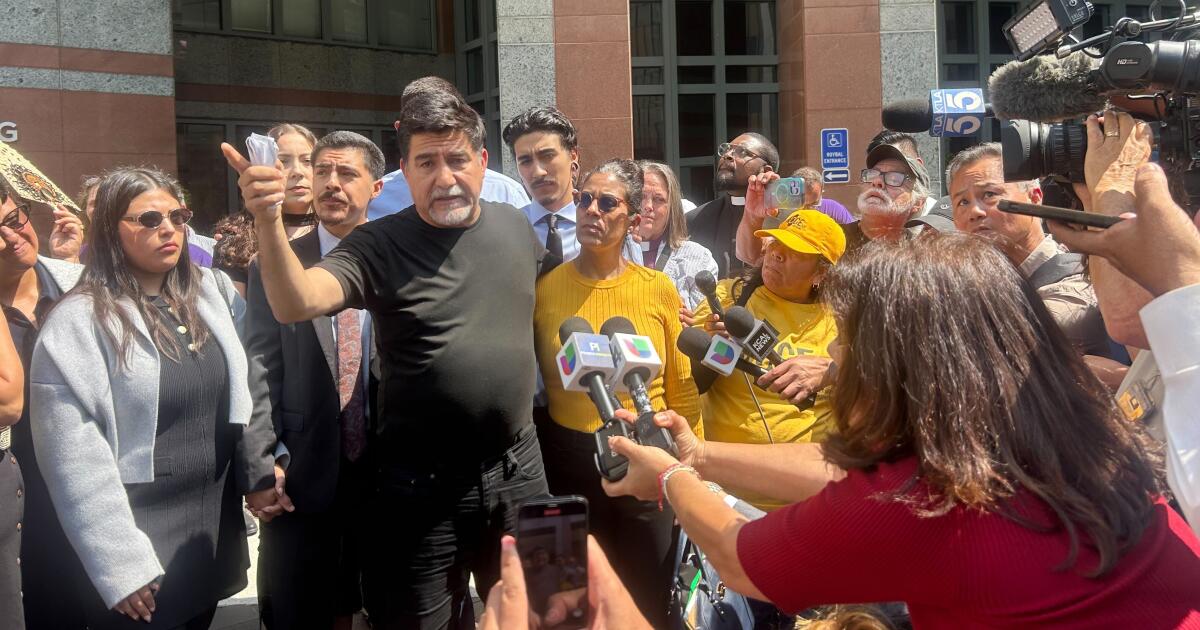 California labor leader pleads not guilty to obstructing feds during raid