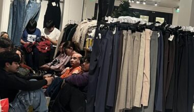 Three injured in Westfield Valley Fair shopping mall shooting on Black Friday