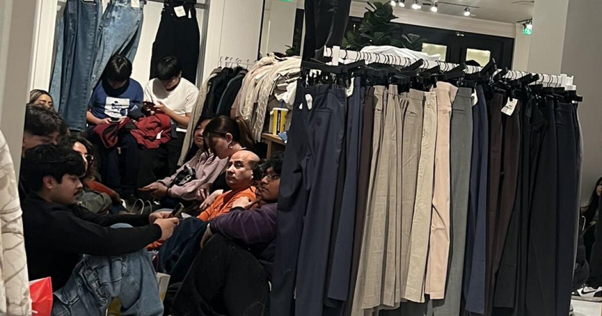 Three injured in Westfield Valley Fair shopping mall shooting on Black Friday