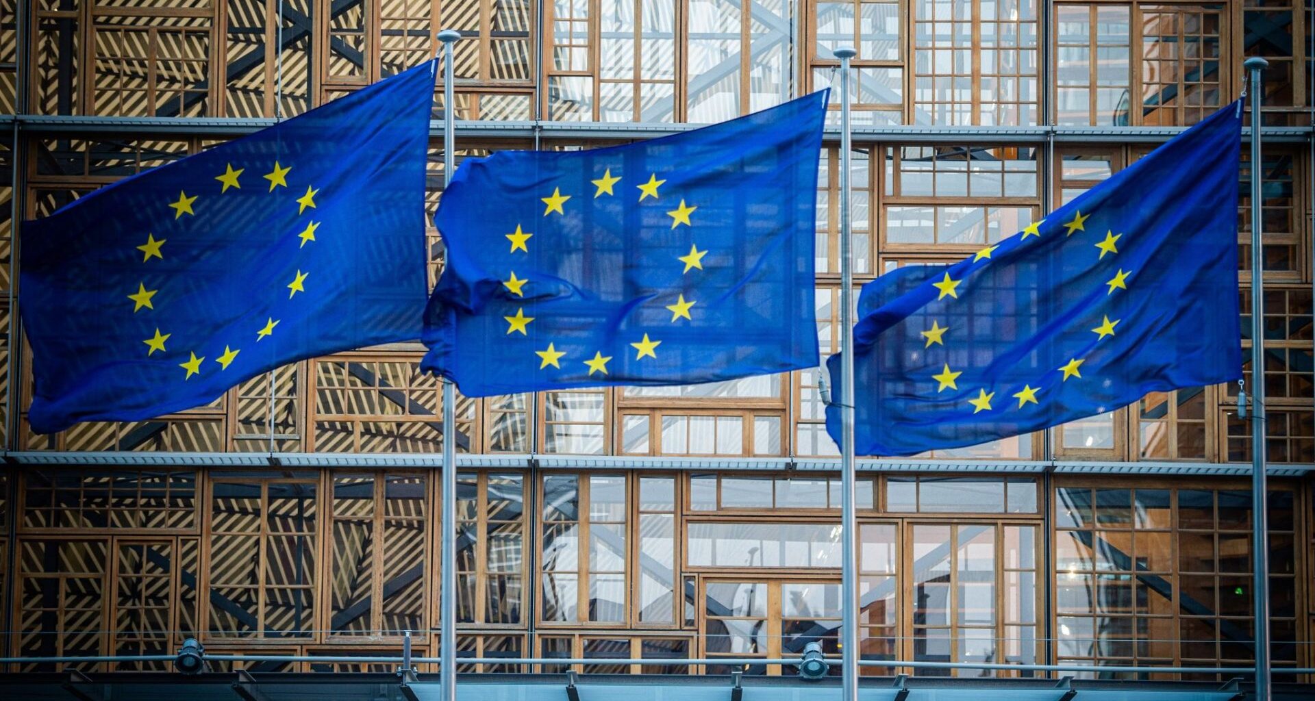 EU gives green light to tariffs on small packages, aiming for 2026