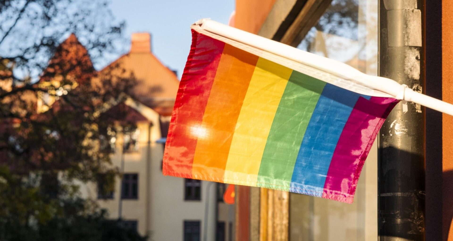 Intolerans mot HBTQI ökar på skolor: ”Som ett krigsfält” - P4 Malmöhus