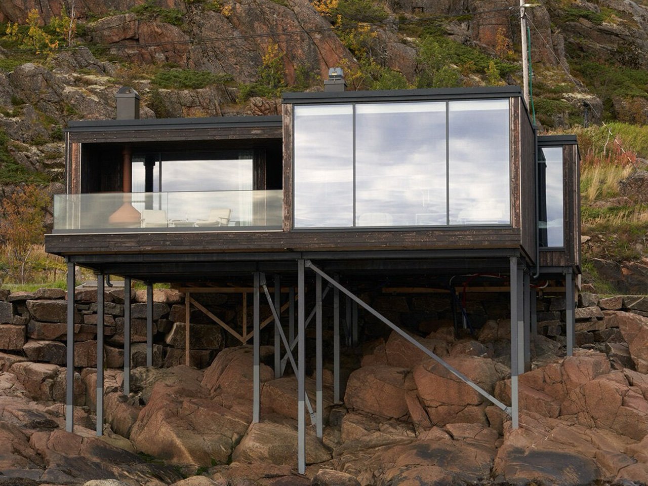 Floating Above the Arctic: Vipp’s Latest Guesthouse Channels Norway’s Fishing Tradition