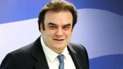 Ο Κυριάκος Πιερρακάκης ανακοίνωσε την υποψηφιότητά του για την προεδρία του Eurogroup. Αντίπαλός του ο Βίνσεντ Βαν Πέτεγκεμ