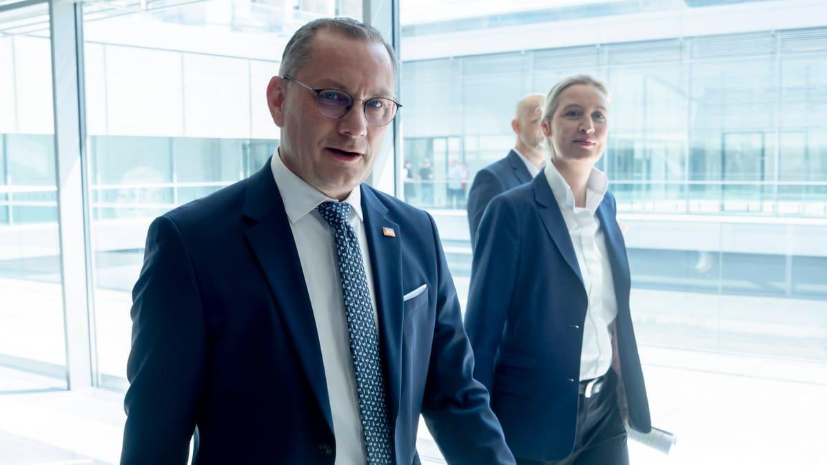 AfD in Russland: Kreml-Kontakte auf allen Ebenen