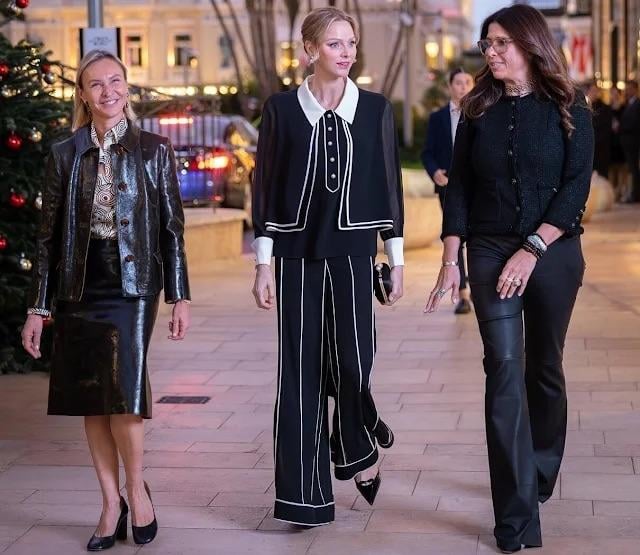 Charlene in a 🔥 outfit at a jewelry fair