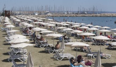 cover Sunny day ahead with temperatures high for time of year