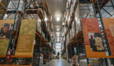 Washington's struggling economy takes another economic hit from the government shutdown