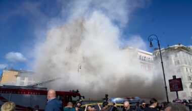 A Rome medieval tower partially collapses, badly injuring a worker