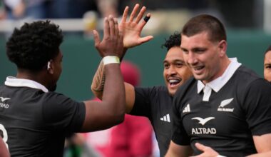 New Zealand rallies with three late tries to beat Ireland 26-13 at Soldier Field