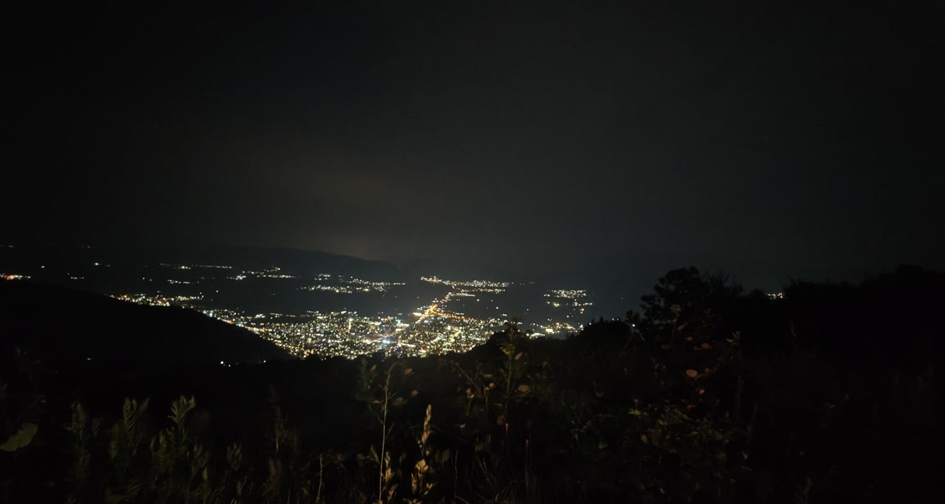A night view of Tetovo from the R1209 (🇲🇰 North Macedonia)
