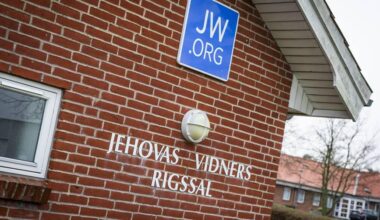 Ministerium lukker tilsynssag mod Jehovas Vidner: - Jeg har ingen sympati for dem - Jehovas Vidner er ikke længere under skærpet tilsyn. Af en aktindsigt fremgår det dog, at Kirkeministeriet slet ikke har kigget på, om Jehovas Vidner udøver psykisk vold