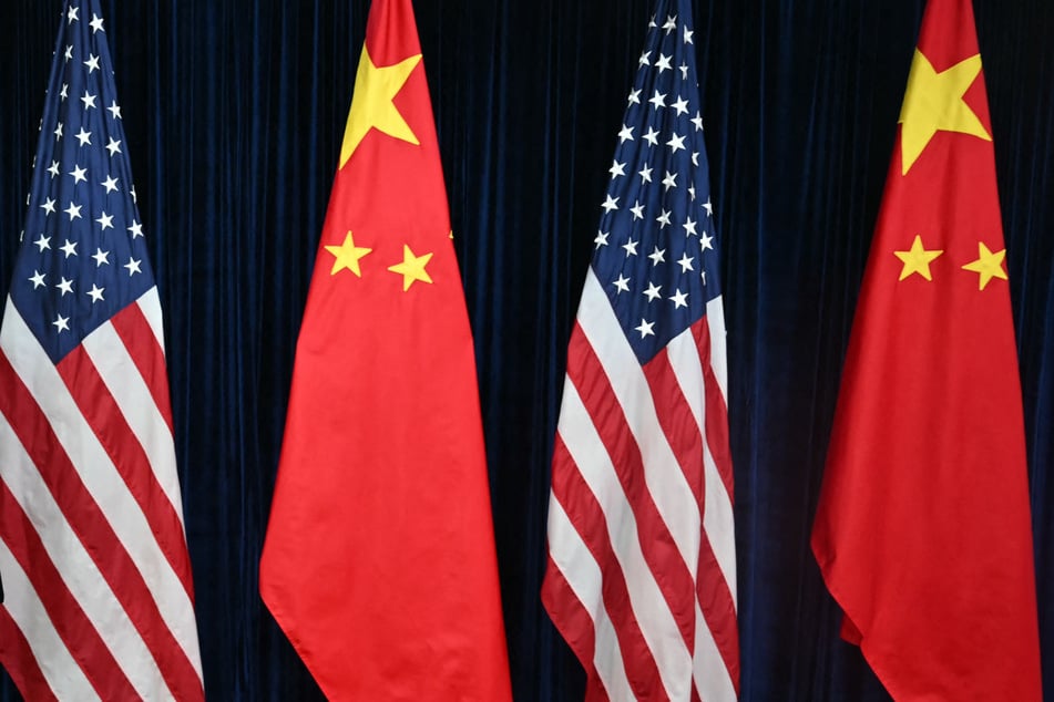 China has suspended an export ban on the US in the latest de-escalation of its trade war with Washington.