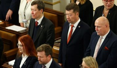 Neúprosný moderní diktát abecedního zasedacího řádu