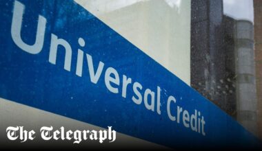 Nearly 500 migrants a day are signing up for benefits