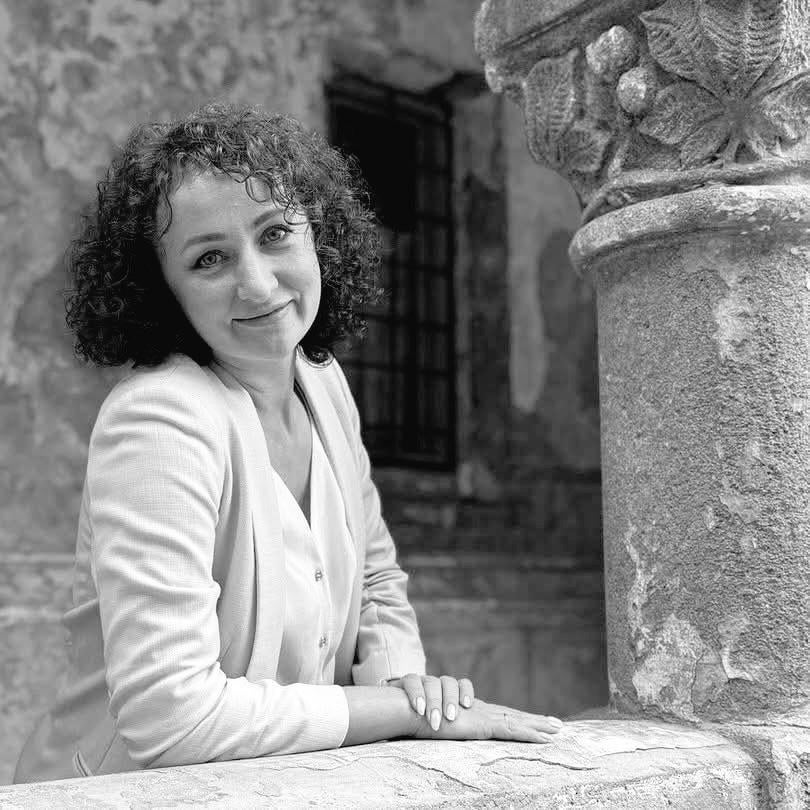 Of the over 20 civilians killed by the Russian missile strike on the apartment bloc in the city of Ternopil on November 19th - was Olena Unolt, she was mother of two daughters, and worked as a hairdresser.