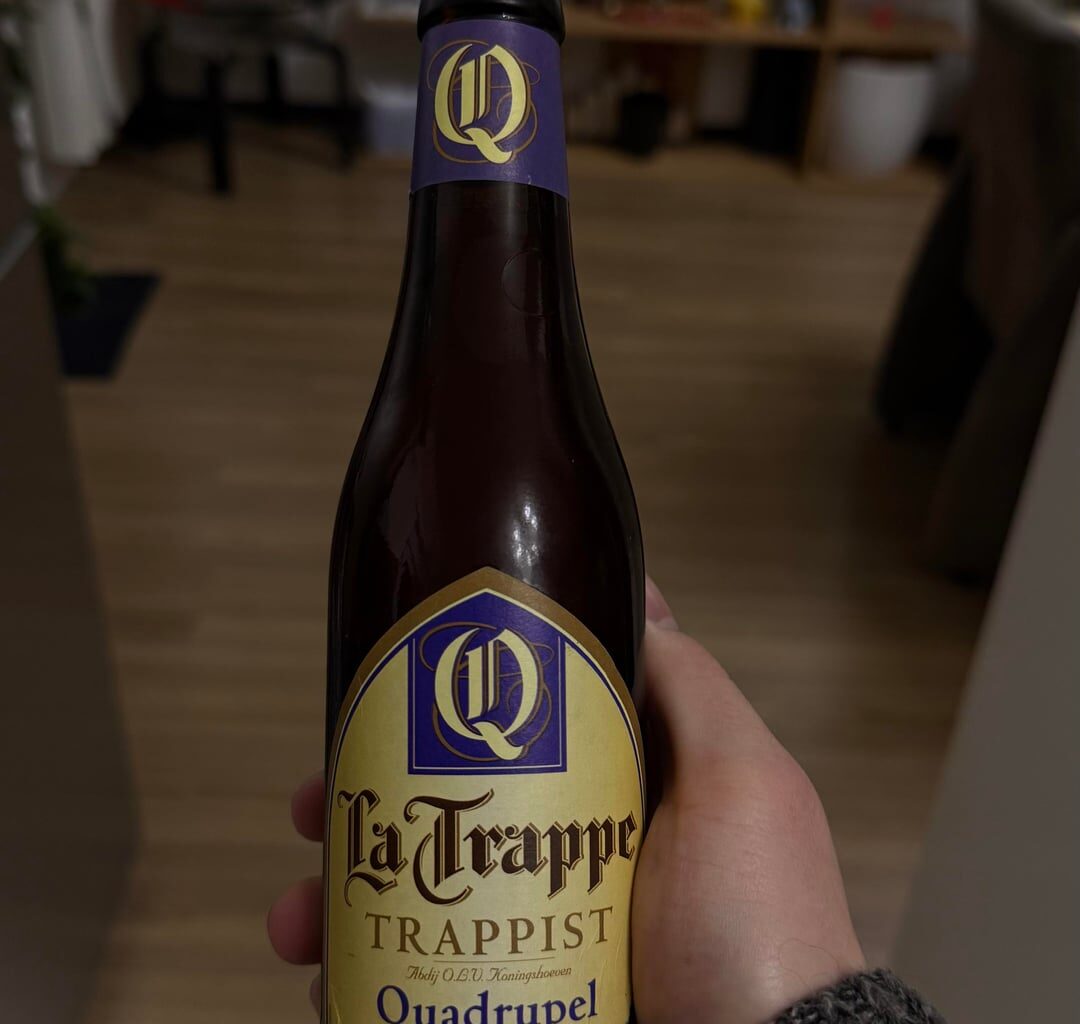 Posted my Chimay Blue a few days back and got many recommendations. Today I got to try the Trappe Quadrupel, still in my Fourchette glass (sorry…). It was great, and oh, the color! Onward goes my new appreciation for darker beers.