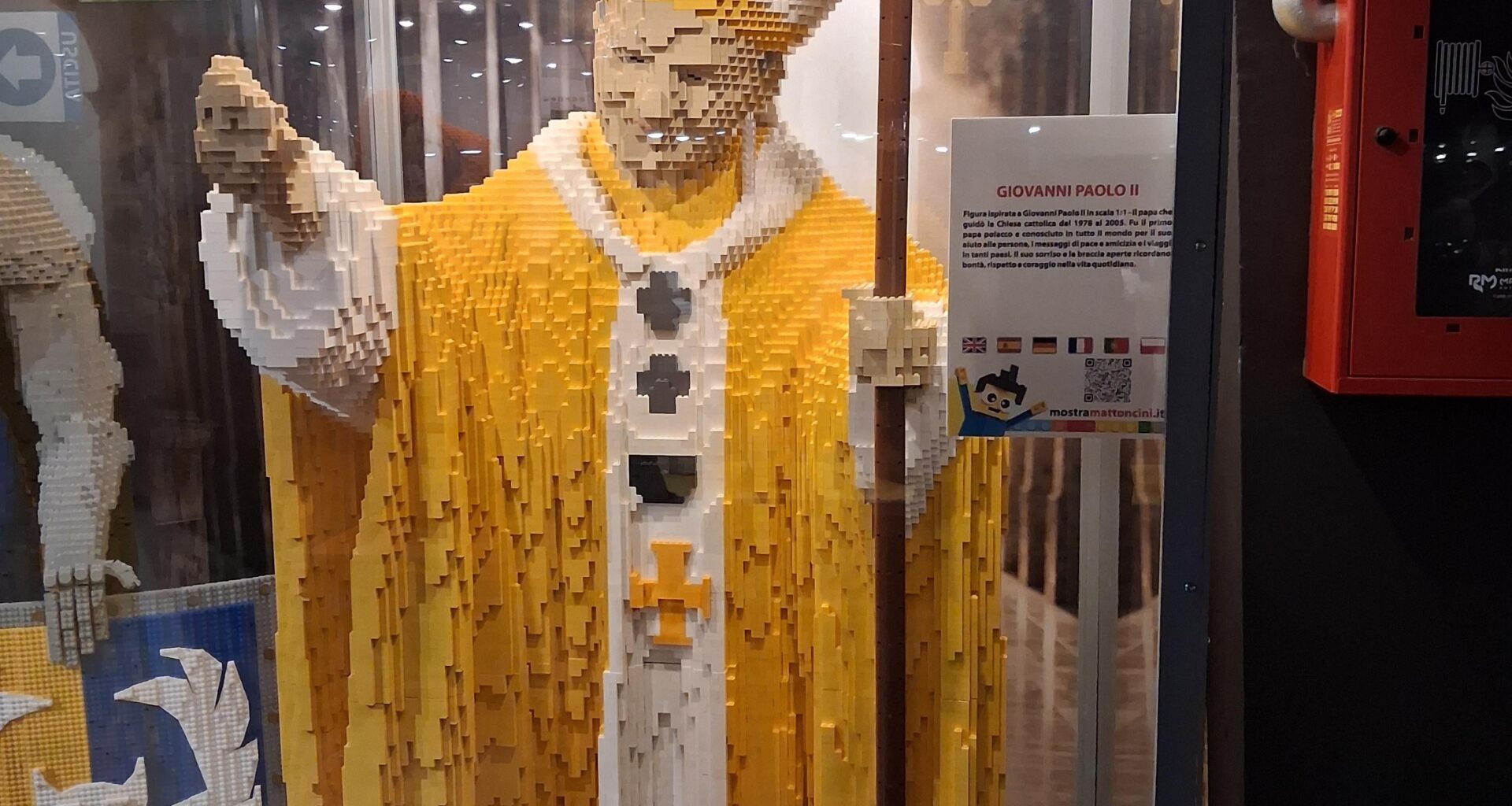LEGO statue of Jan Paweł II in the LEGO museum of Rome