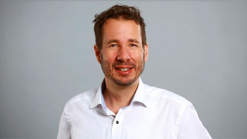 Martin Hacker: „Der Weg zur NIS2-Compliance führt [...] unweigerlich über eine moderne, durchgängige Datenstrategie.“(Bild:  Elastic)