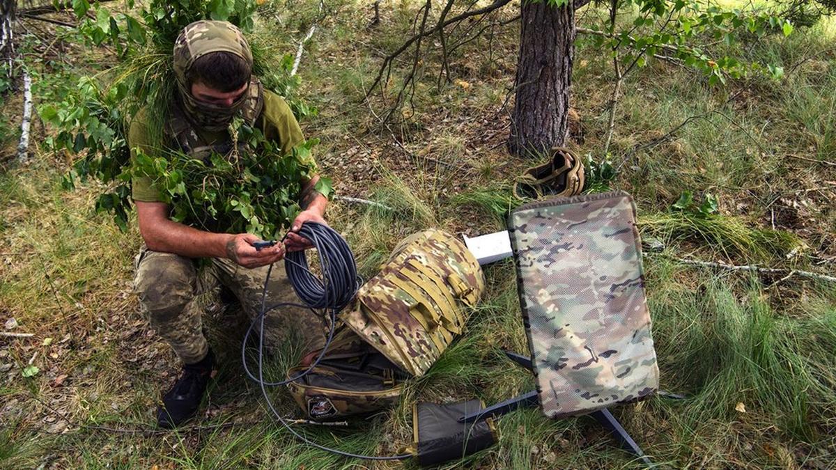 la Russie développe une arme contre les satellites d’Elon Musk, selon les Renseignements de l’Otan