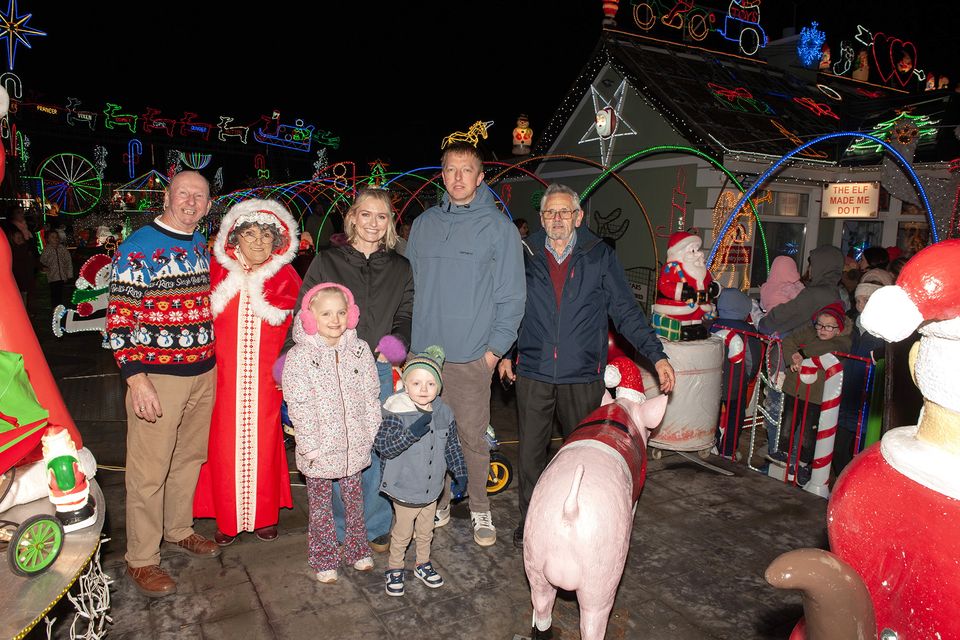 Fiadh and Cillain Lyttleton switched-on the Christmas lights at the home of Tony Fitzpatrick in Drinagh on Saturday evening pictured with Tony Fitzpatrick, Mary Doyle, Orlagh Lyttleton, David Lyttleton and Noel Stevenson. Pic: Jim Campbell