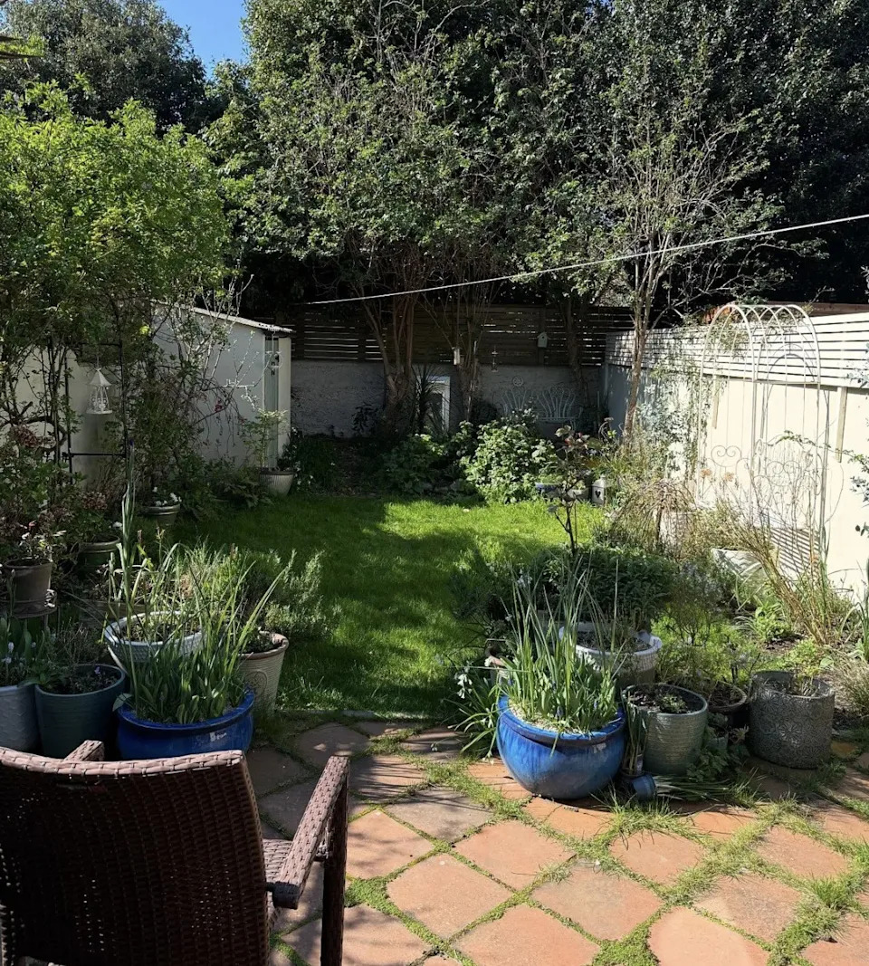 O'Donnell previously admitted that she would consider returning to the States after Trump leaves office and the country is "safe" again. She did not mention the president by name, instead referring only to what is "happening politically" in the country. <span class="image-credit">(@rosie/Instagram)</span>