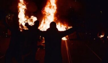 Огромен мирен протест в София: после качулки, огън, арести и погроми