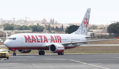 Sunshade detaches on Malta Air flight, hits engine lever, issues urgency signal