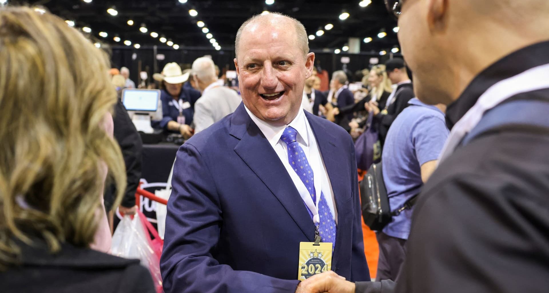 Abel takes over for Buffett in less than two weeks. Wall Street has some advice for new Berkshire CEO