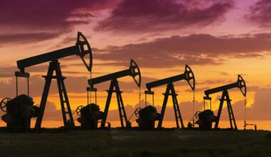 Oil rises for sixth session on U.S. data, geopolitical tension