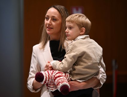 Mali Urban in njegova mama Špela Miroševič