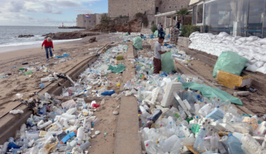 Debris invades Dubrovnik beaches, Croatia plans to sue Albania