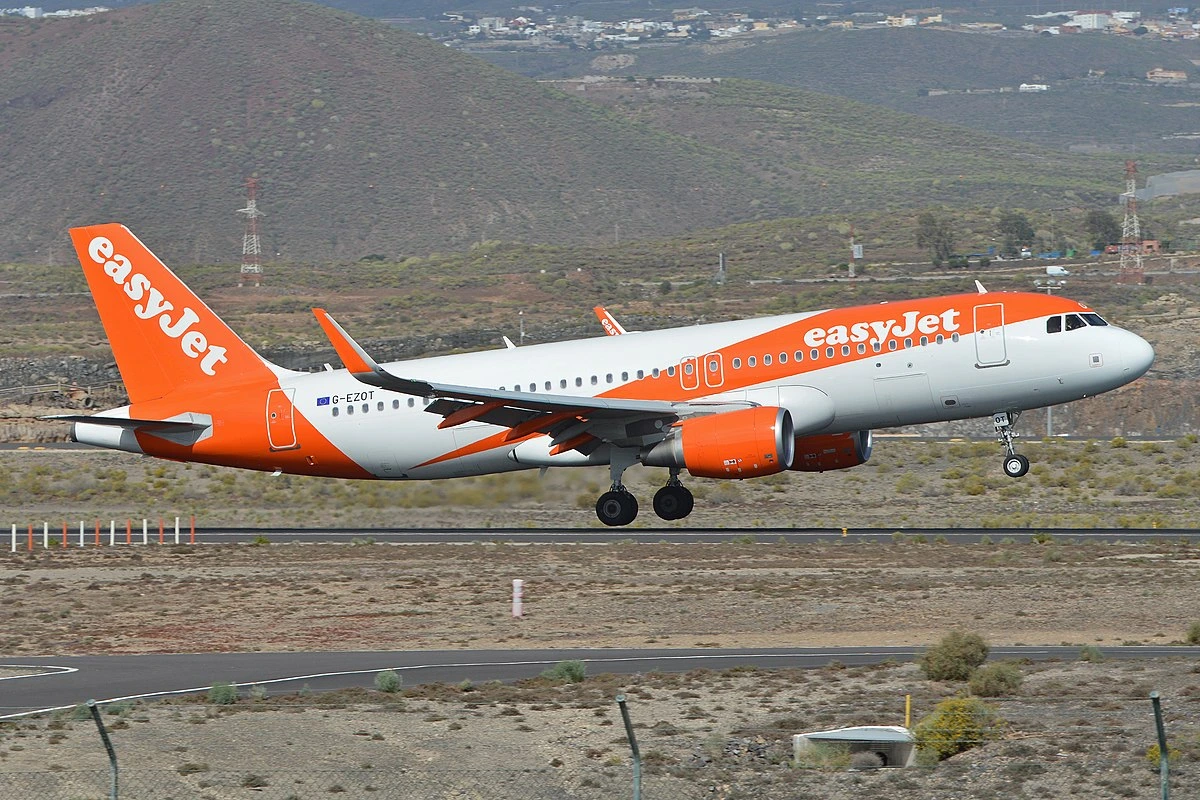 easyJet A320 Pilot Failed to Land in Iceland, Flight Diverted to Edinburgh