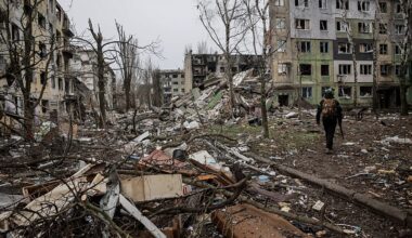 Les attaques nocturnes russes en Ukraine font un mort et cinq blessés