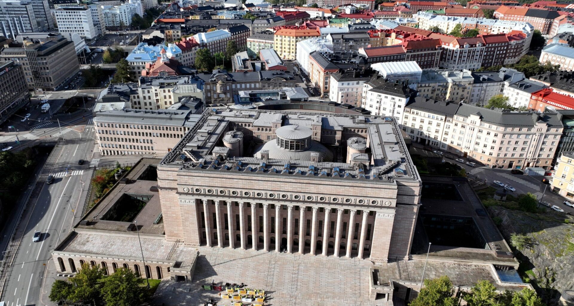 Sinuhe Wallinheimo: Ilman hallituksen toimia Suomi ottaisi neljä miljardia enemmän velkaa