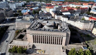 Sinuhe Wallinheimo: Ilman hallituksen toimia Suomi ottaisi neljä miljardia enemmän velkaa