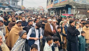 PTI workers intensify protests against sentencing of Imran Khan and his wife